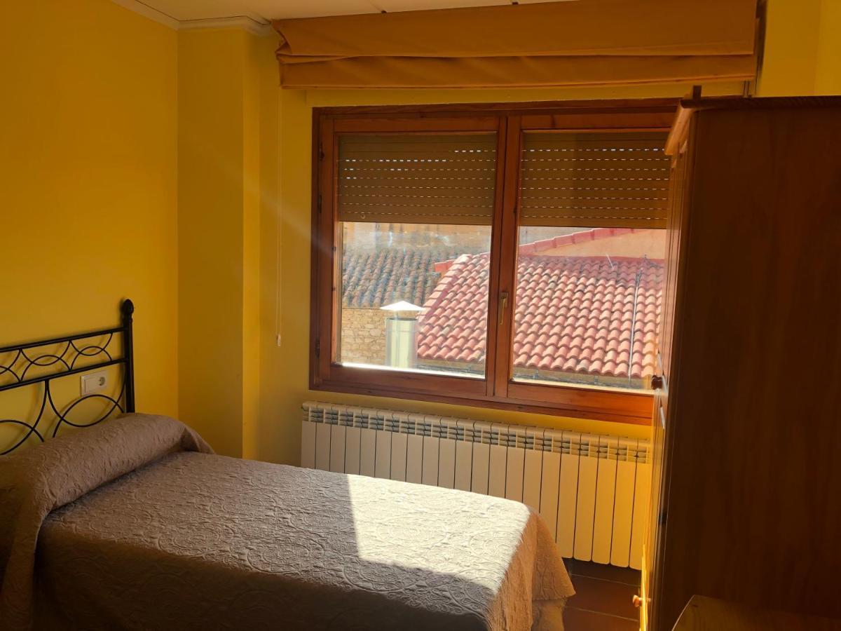 Bar Hostal Torralba De Los Sisones المظهر الخارجي الصورة