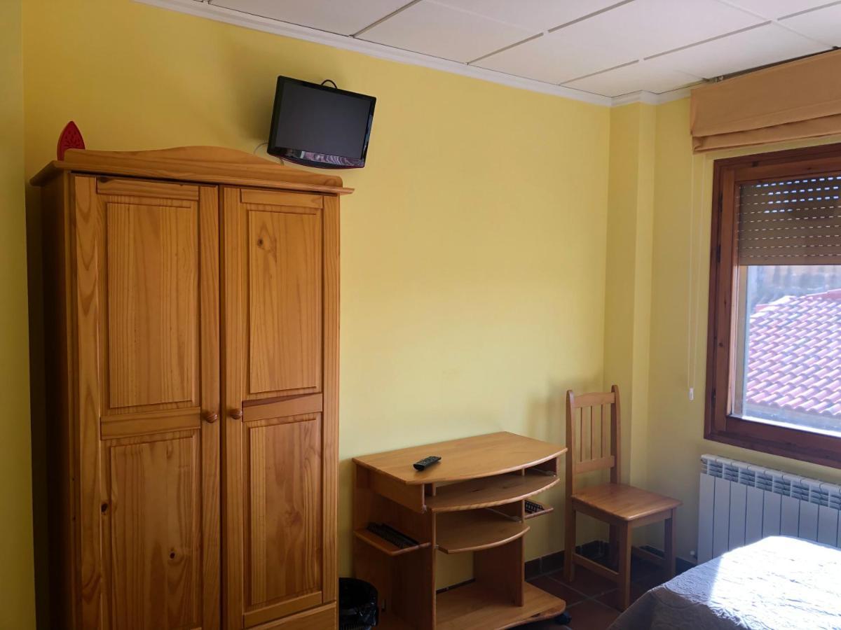 Bar Hostal Torralba De Los Sisones المظهر الخارجي الصورة
